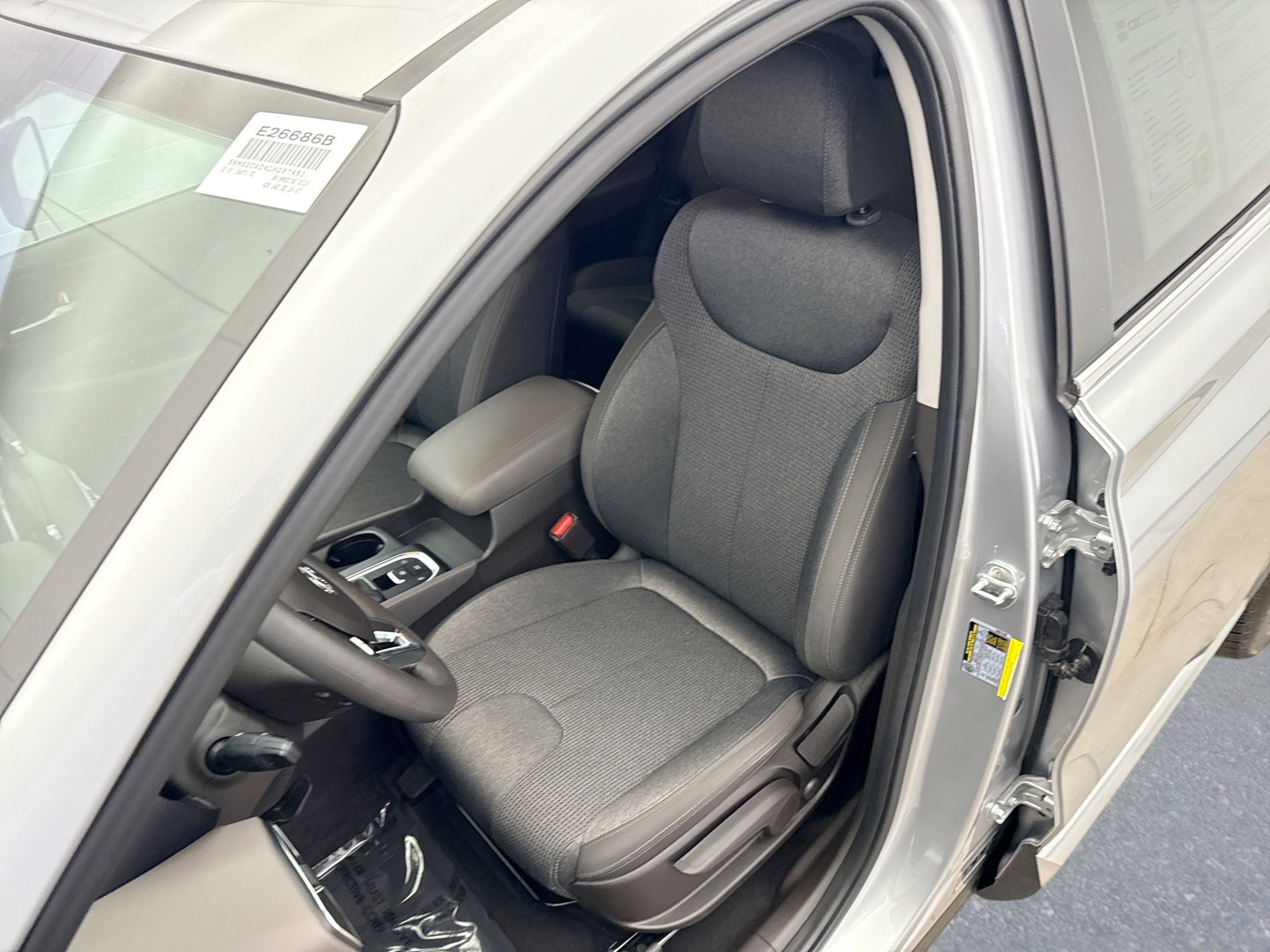 Used 2020 Hyundai Santa Fe SE image 11