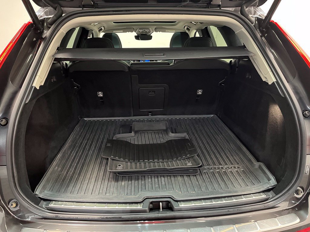 Used 2023 Volvo XC60 B5 Plus w/ Protection Package Premier AWD/4WD image 19