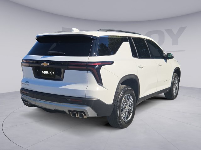 Used 2026 Chevrolet Traverse LT w/ LPO, Floor Liner Package FWD image 5