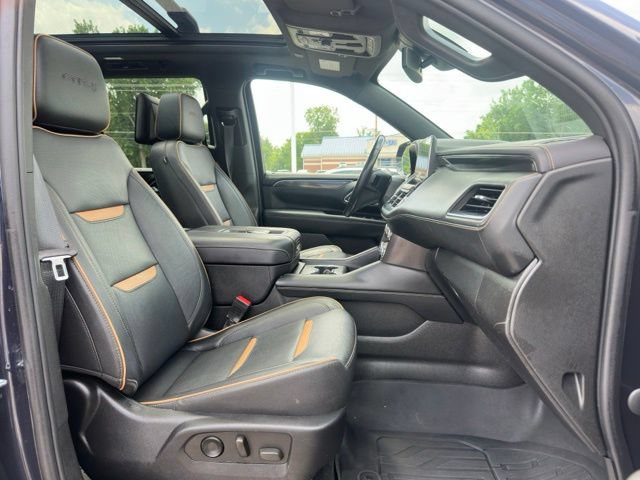 Used 2023 GMC Yukon AT4 w/ Technology Package AWD/4WD image 7