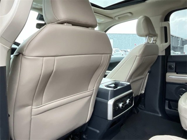 Used 2023 Ford Expedition Limited image 21