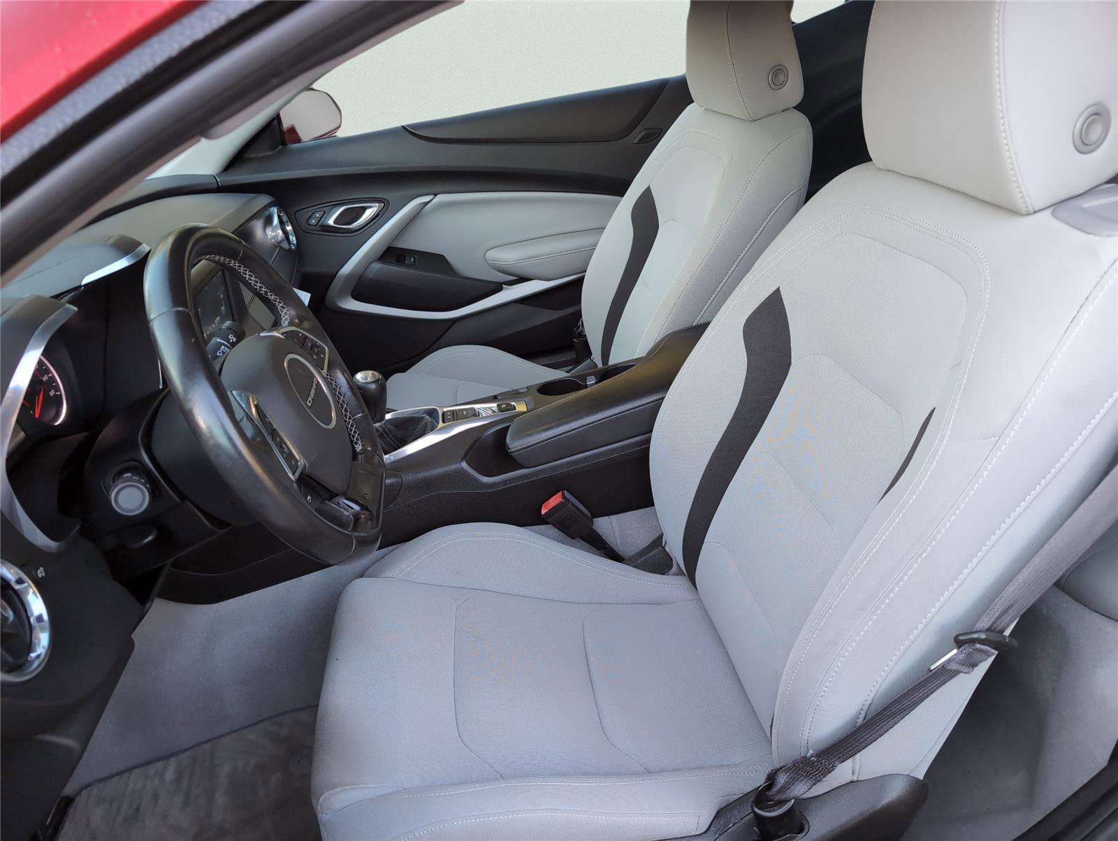 Used 2016 Chevrolet Camaro LT image 9