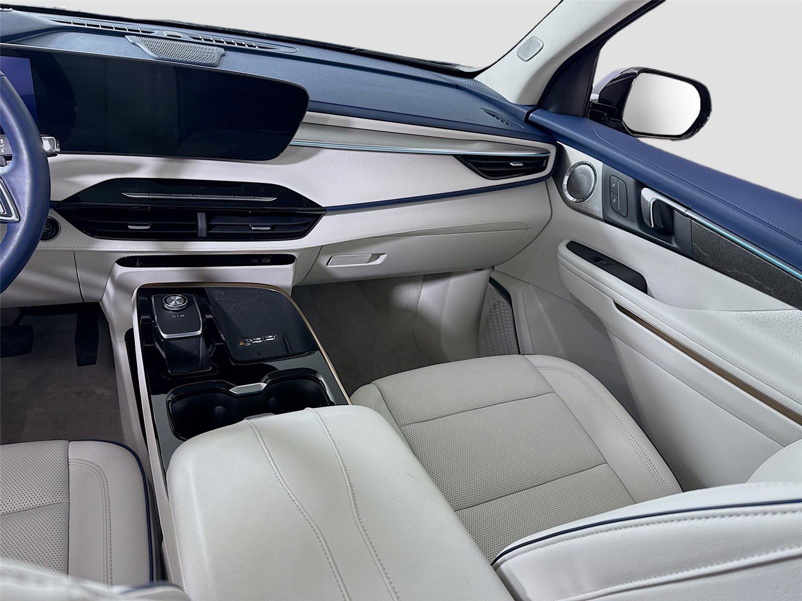 Used 2025 Buick Enclave Avenir w/ Super Cruise Package image 17