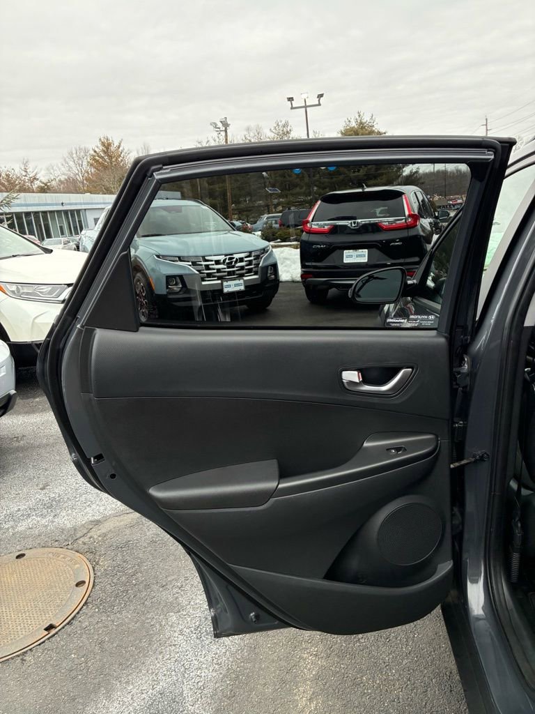 Used 2023 Hyundai Kona SEL w/ Convenience Package image 48