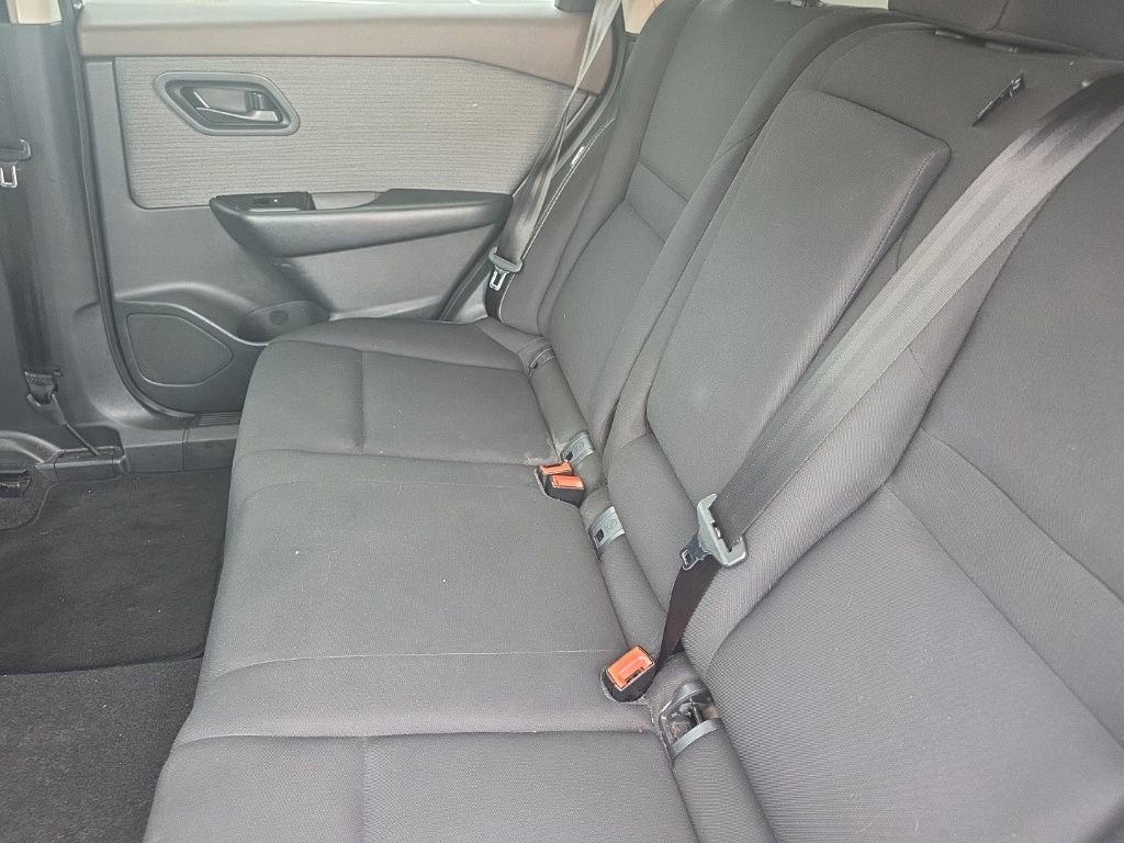 Used 2023 Nissan Rogue S image 17