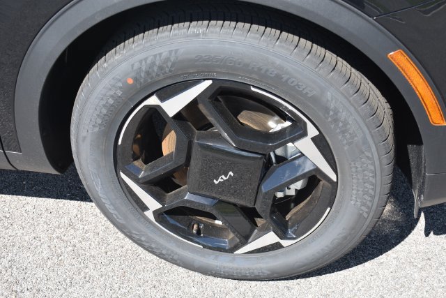 New 2026 Kia Sportage EX FWD image 12