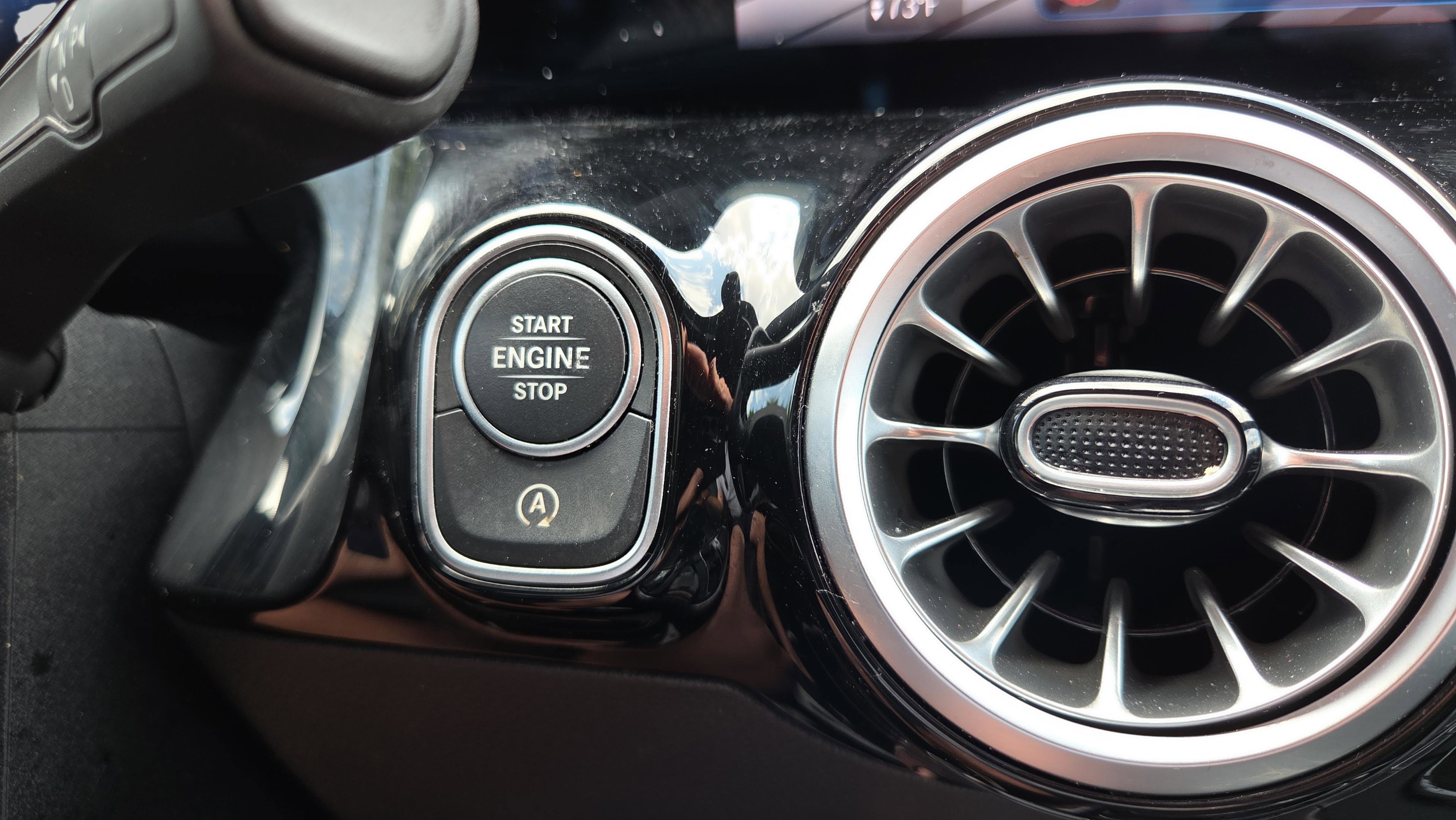 Used 2025 Mercedes-Benz GLA 250 4MATIC image 28