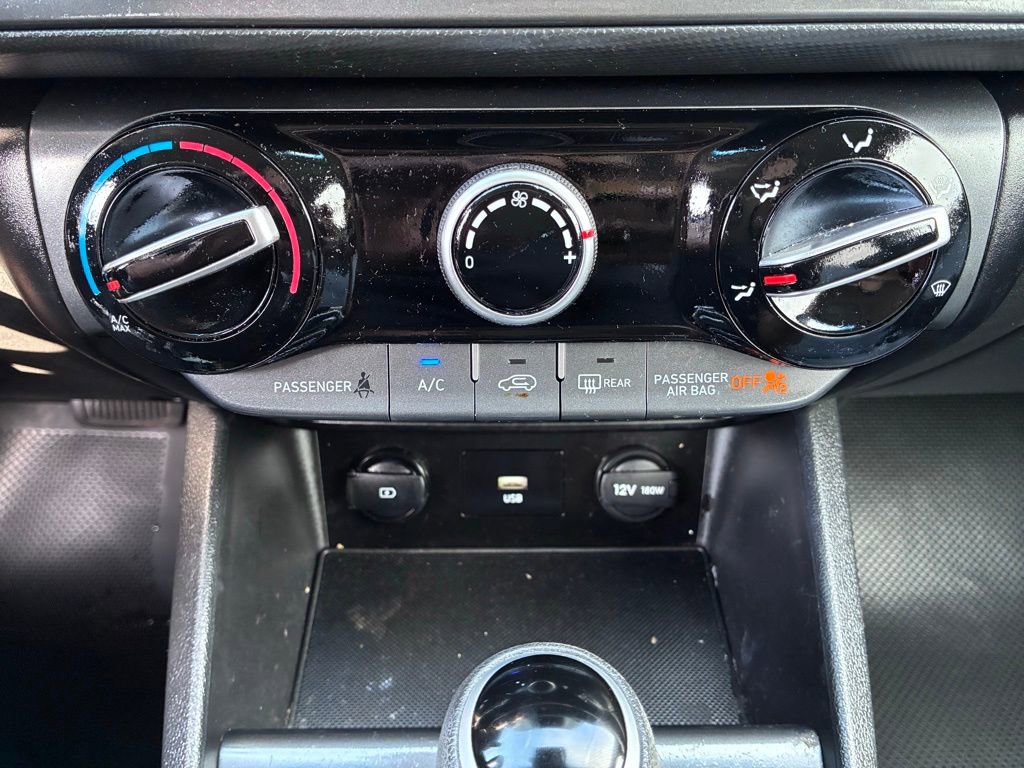 Used 2023 Hyundai Kona SEL AWD/4WD image 33