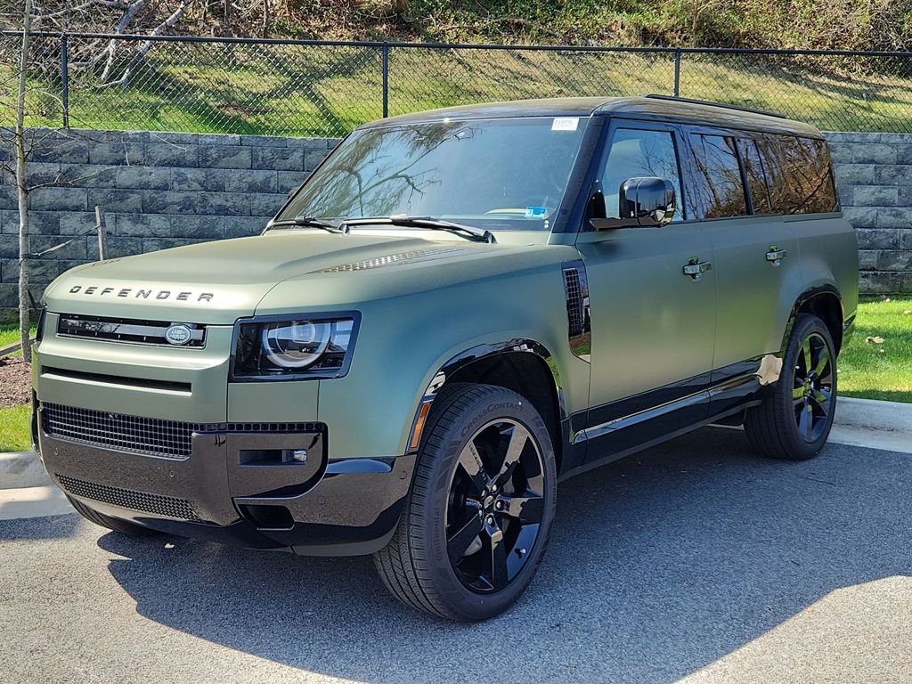 New 2026 Land Rover Defender 130 X-Dynamic SE image 1