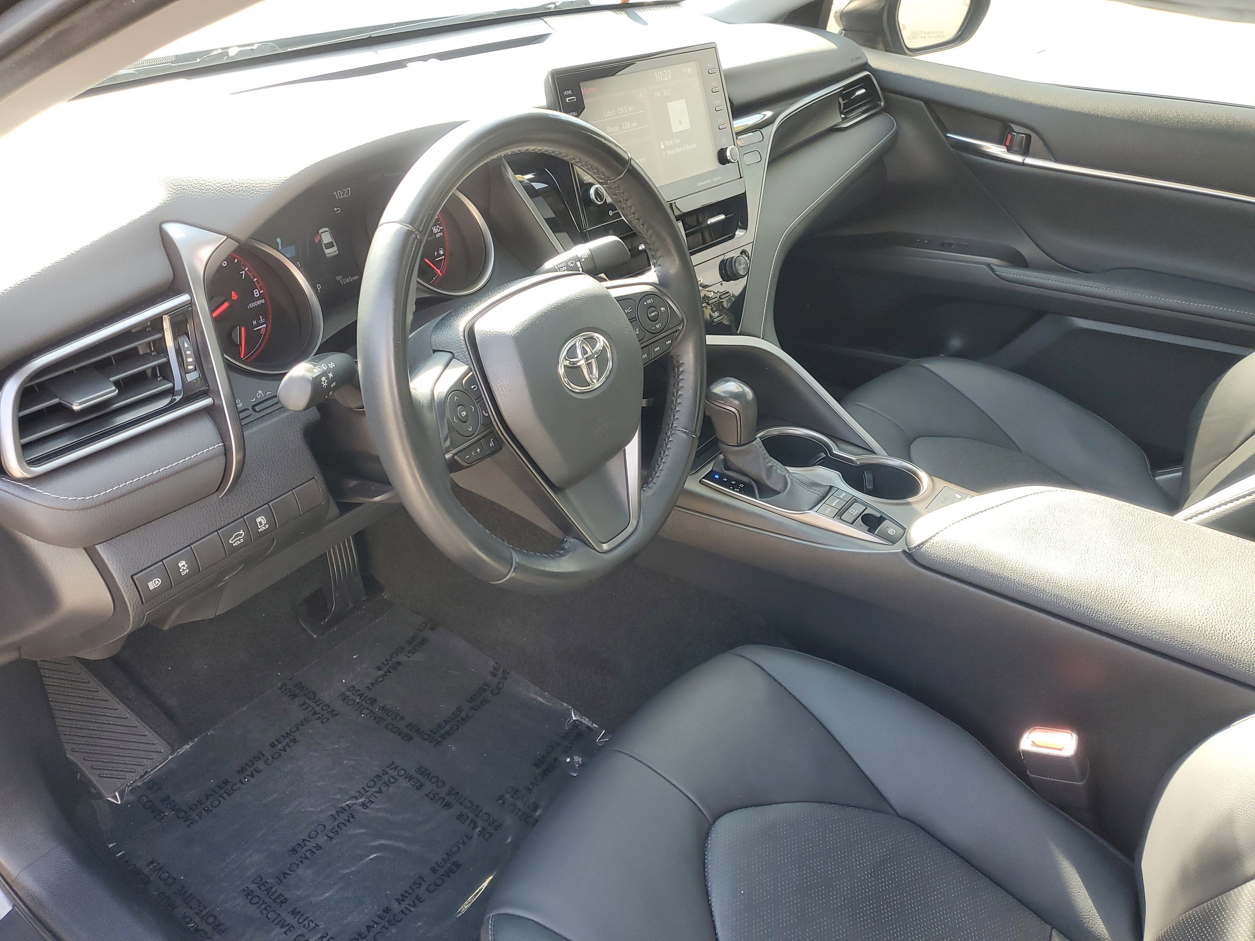 Used 2022 Toyota Camry XSE image 16