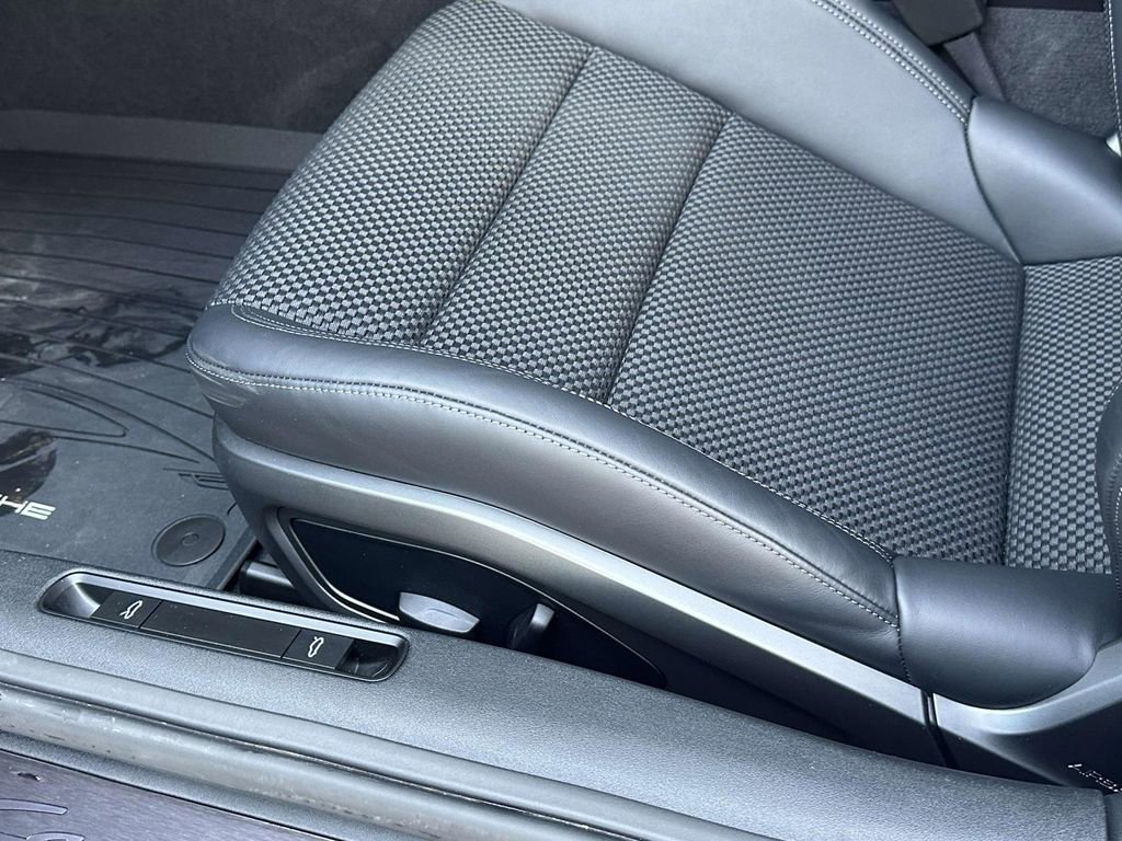 Certified 2024 Porsche 911 Carrera T image 6