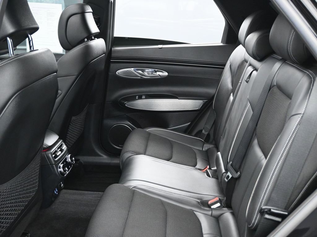 Used 2024 Genesis GV70 2.5T w/ Sport Prestige Package image 32