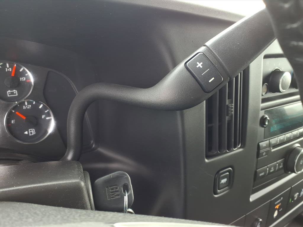 Used 2017 Chevrolet Express 3500 Extended RWD image 21