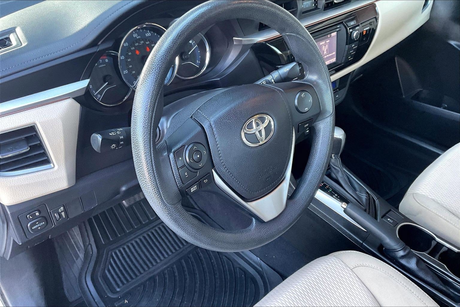 Used 2014 Toyota Corolla LE image 14