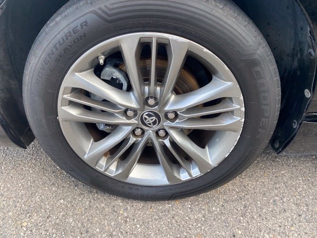 Used 2015 Toyota Camry SE FWD image 6
