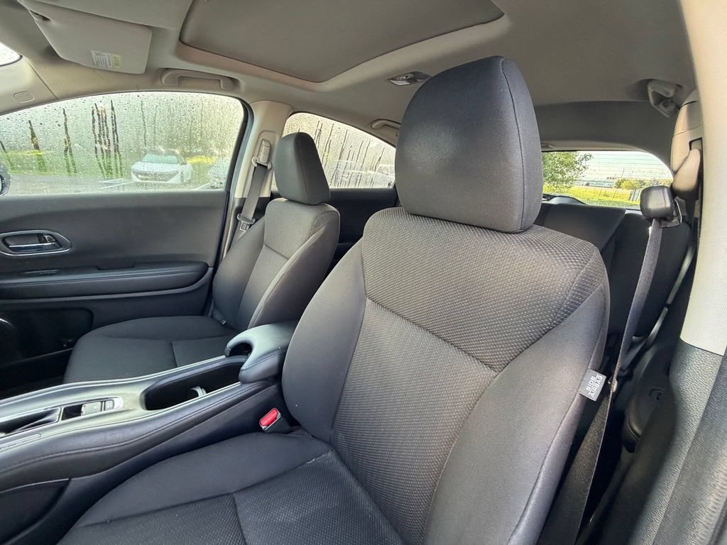 Used 2018 Honda HR-V EX image 7