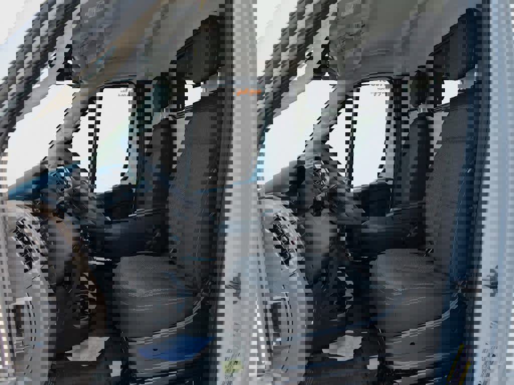 Used 2024 RAM ProMaster 2500 w/ Convenience Group image 13