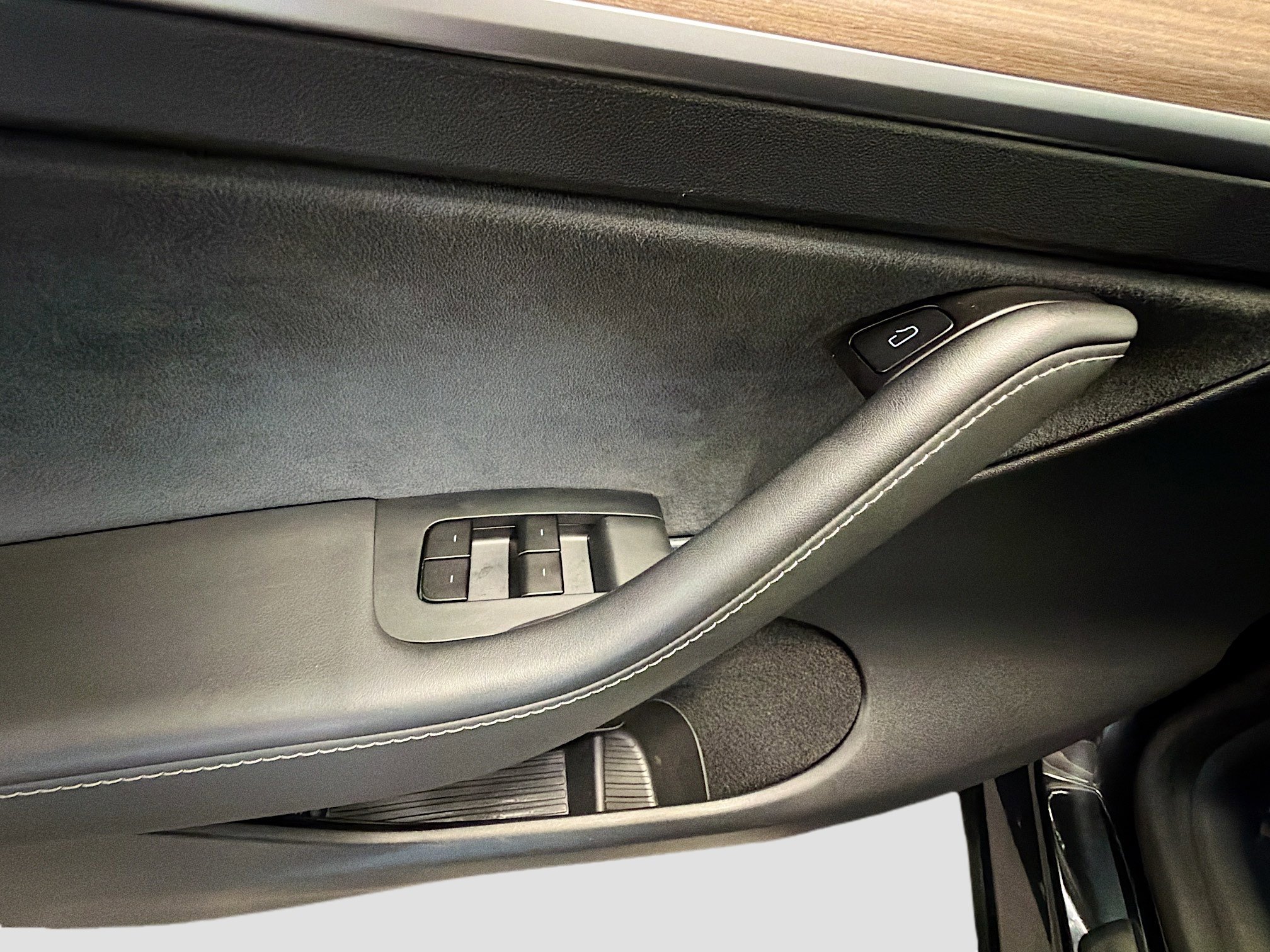 Used 2025 Tesla Model Y Performance AWD/4WD image 15