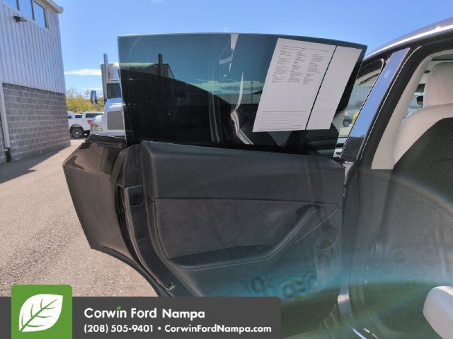 Used 2022 Tesla Model Y Long Range AWD/4WD image 22