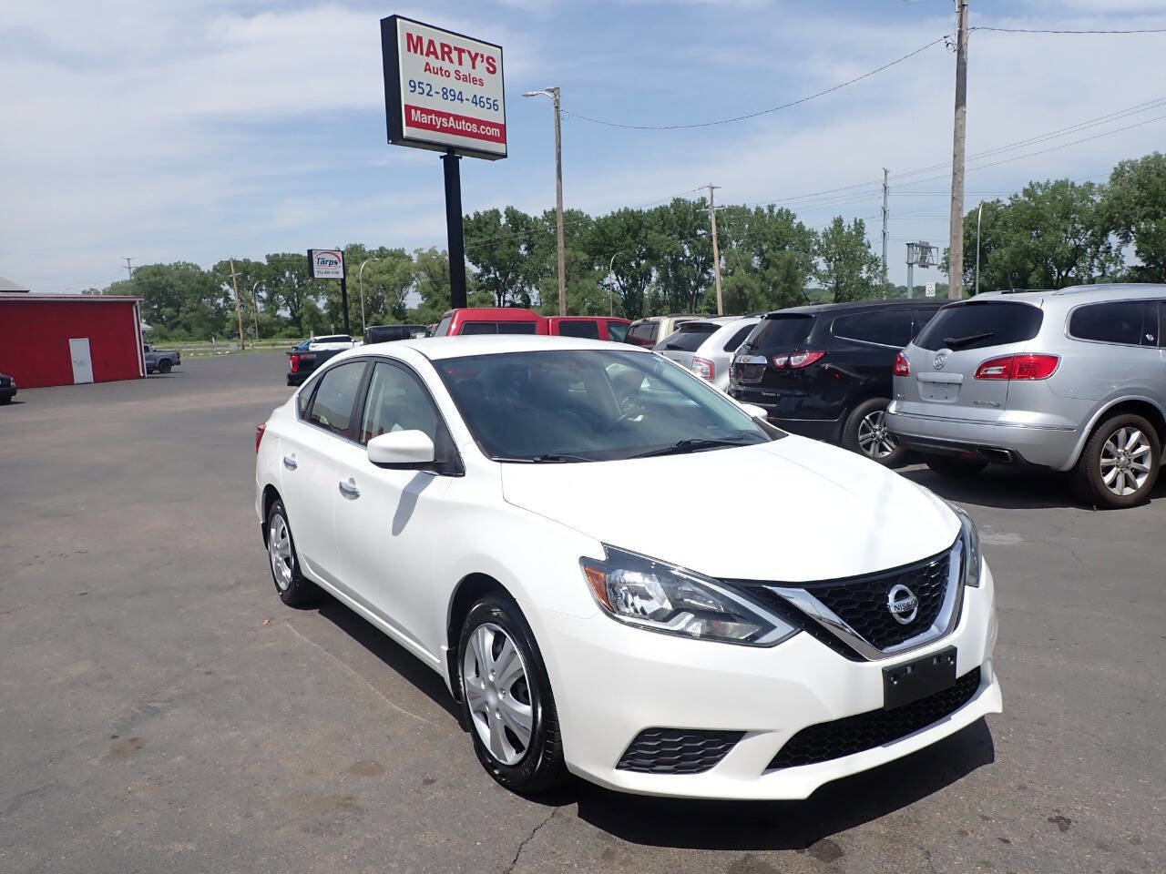 Used 2016 Nissan Sentra SV FWD image 1