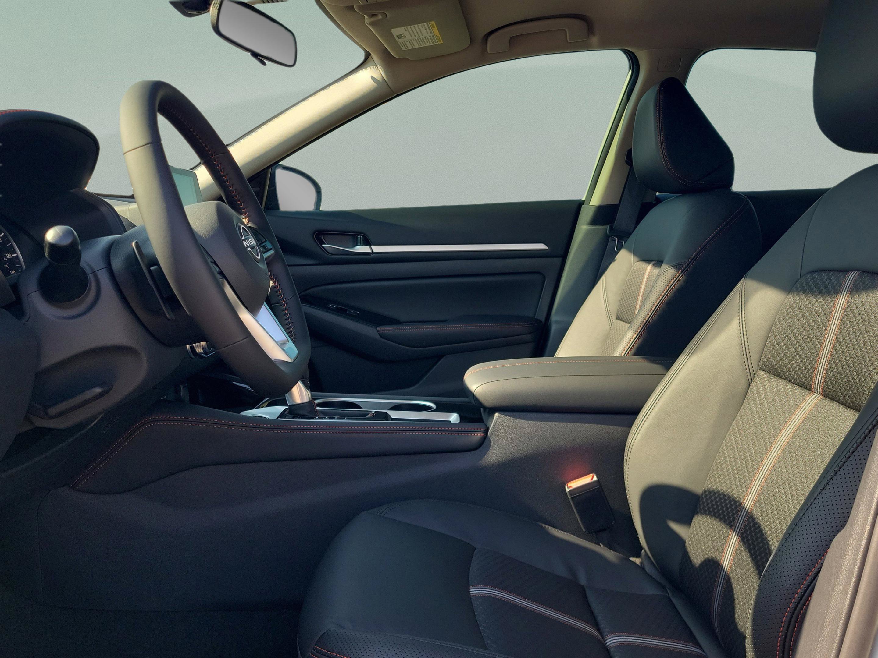 New 2025 Nissan Altima 2.5 SR FWD image 21
