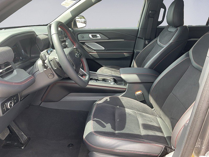 Used 2025 Ford Explorer ST AWD/4WD image 8