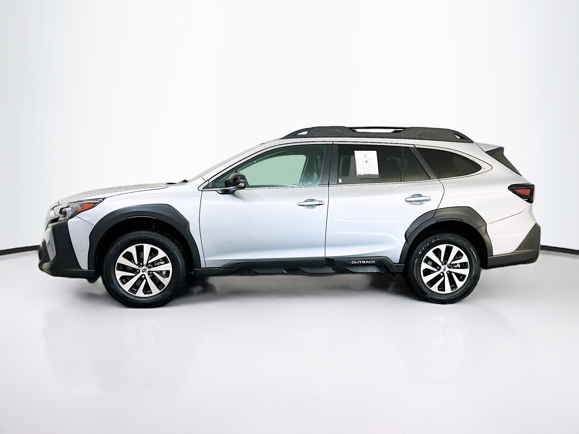 Used 2025 Subaru Outback Premium AWD/4WD image 4