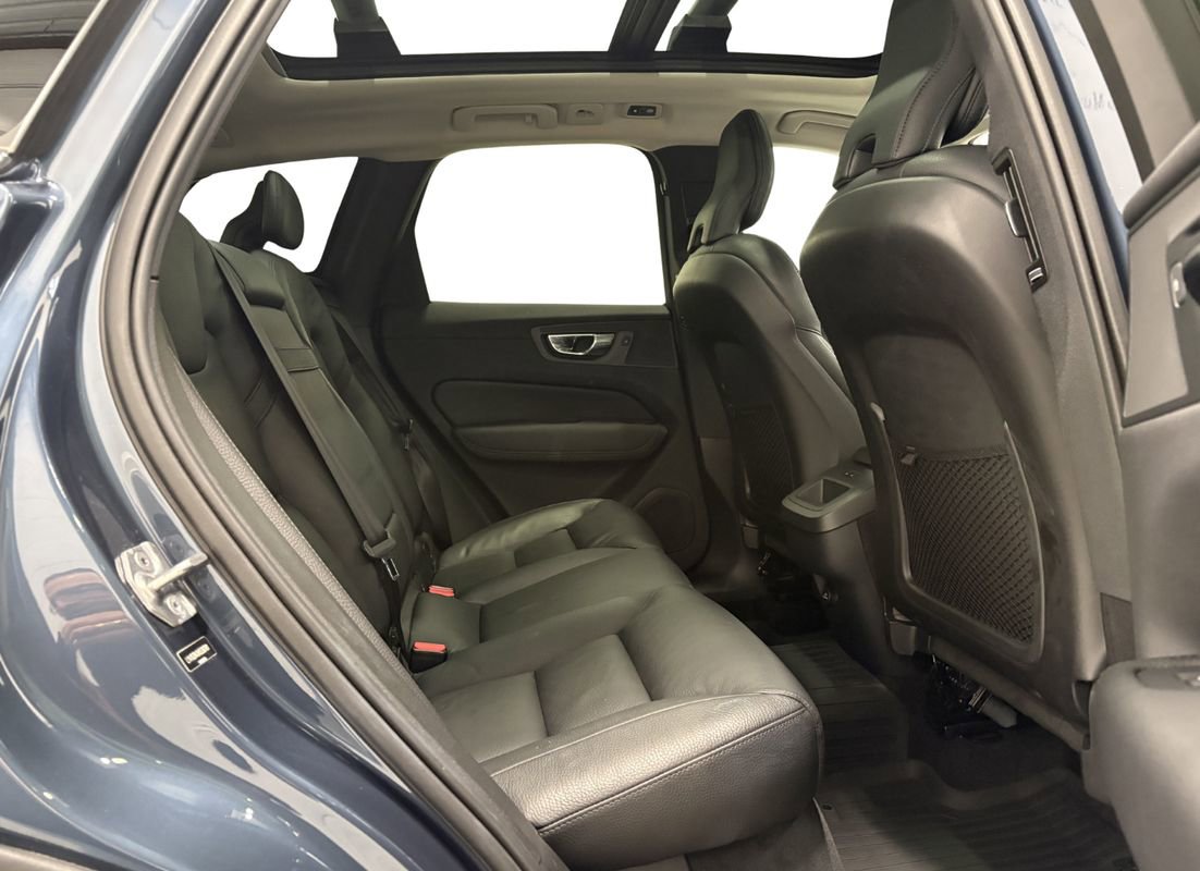 Used 2019 Volvo XC60 T5 Momentum w/ Advanced Package AWD/4WD image 15