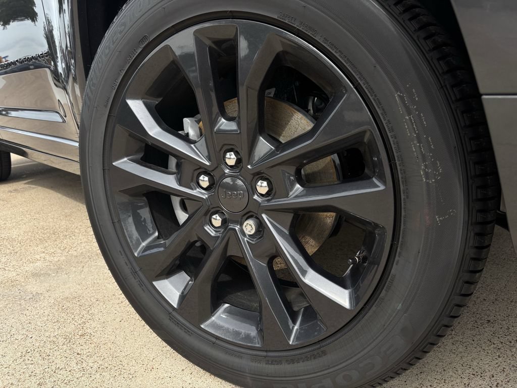 New 2026 Jeep Grand Cherokee Limited AWD/4WD image 9