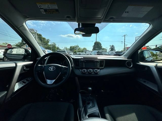 Used 2018 Toyota RAV4 LE w/ All Weather Liner Package AWD/4WD image 20