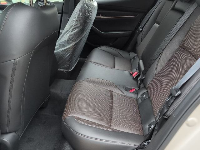 New 2026 MAZDA MAZDA3 Hatchback w/Premium Plus Pkg image 6