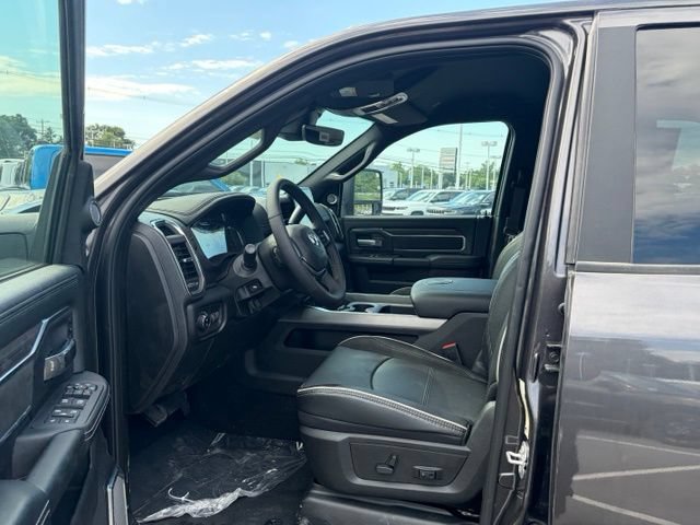 New 2026 RAM 2500 Laramie AWD/4WD image 16