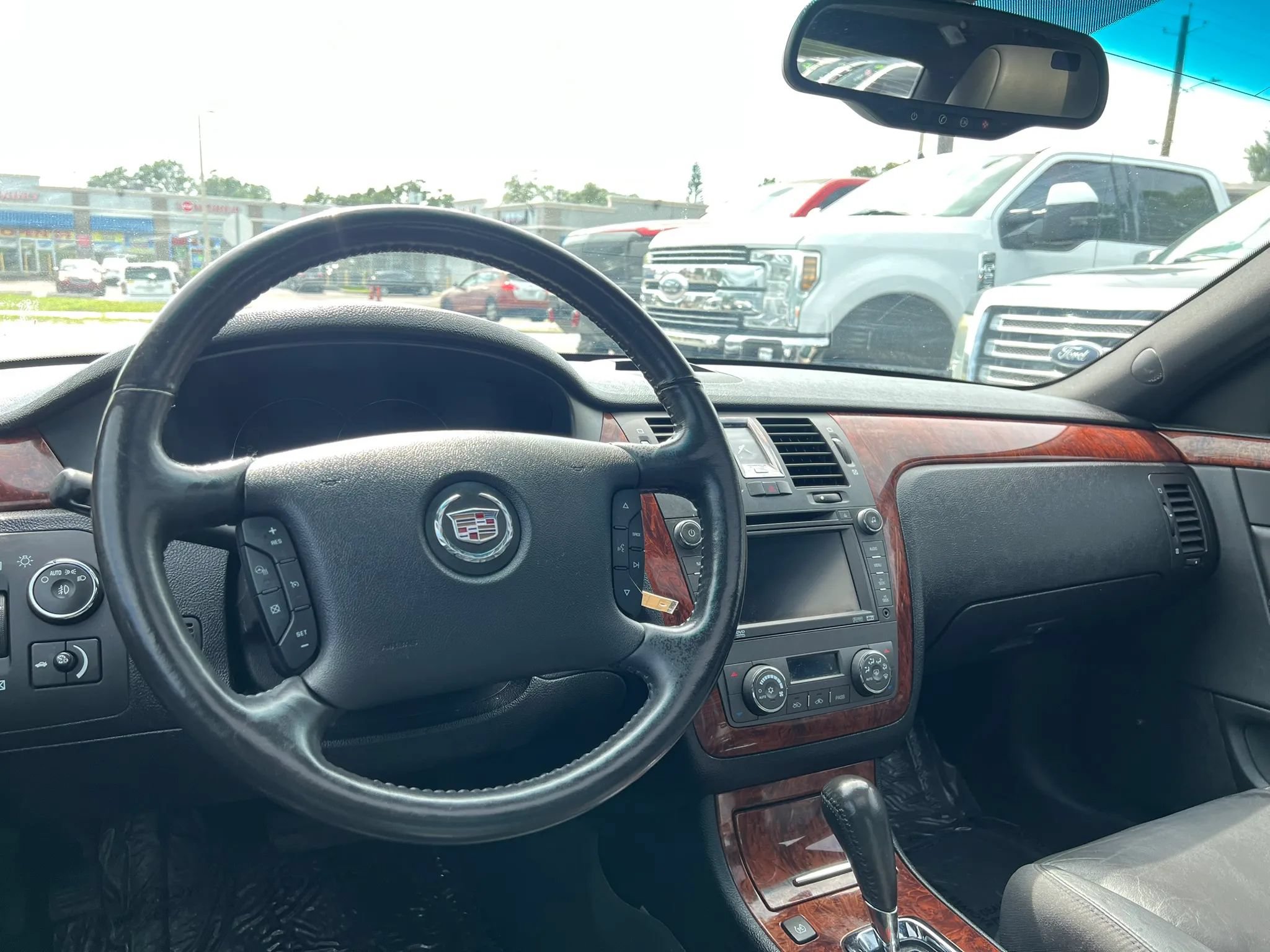 Used 2007 Cadillac DTS Luxury I w/ Sun And Navigation Package FWD image 15