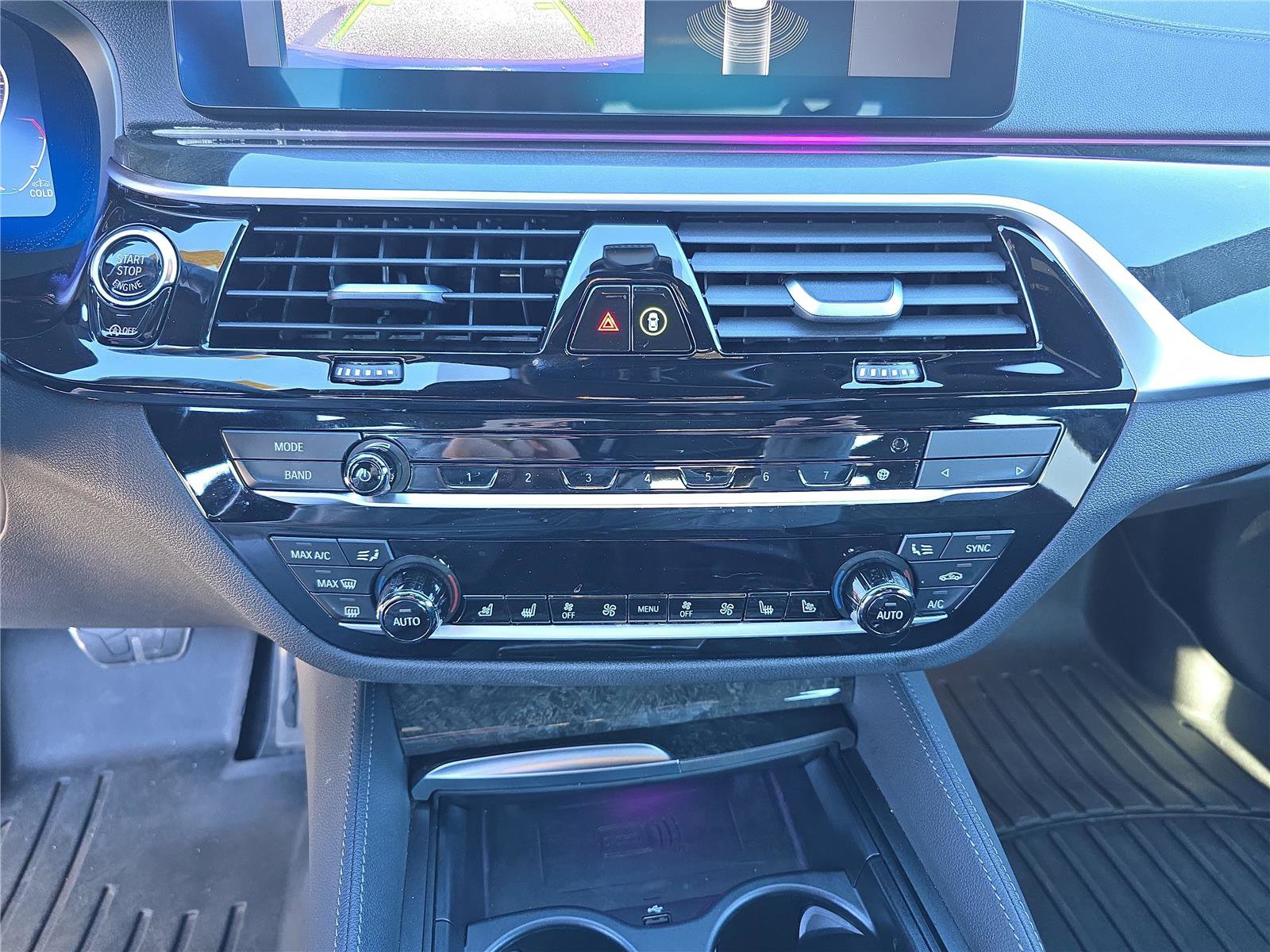 Used 2023 BMW M550i xDrive w/ Executive Package image 27