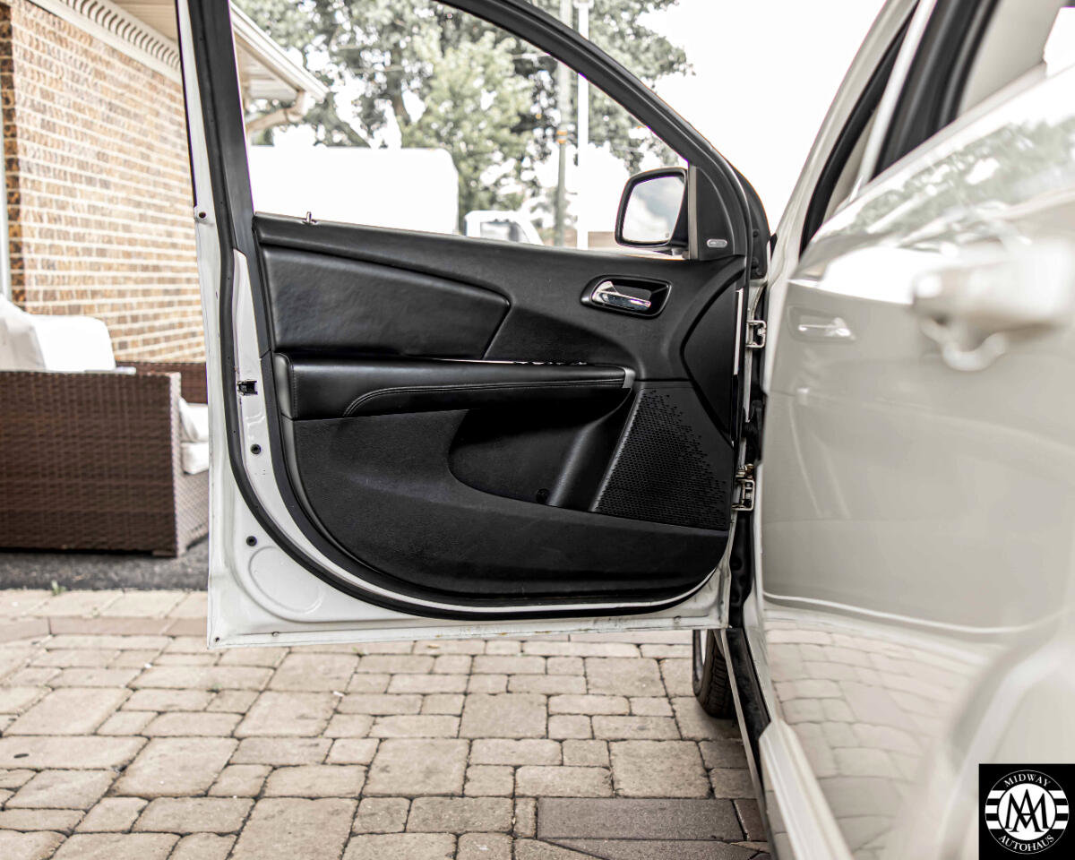 Used 2012 Dodge Journey SXT w/ Sound Group image 31