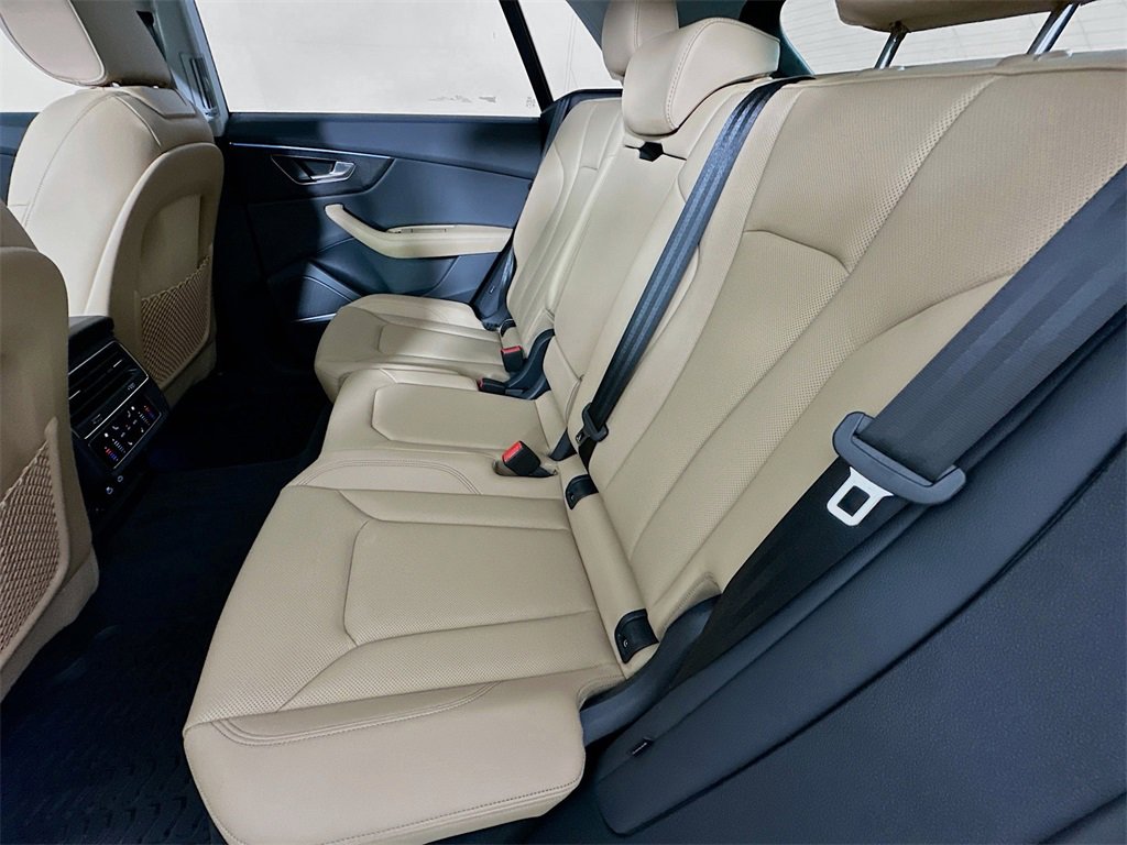 Used 2025 Audi Q8 Premium Plus w/ Premium Plus Package image 4