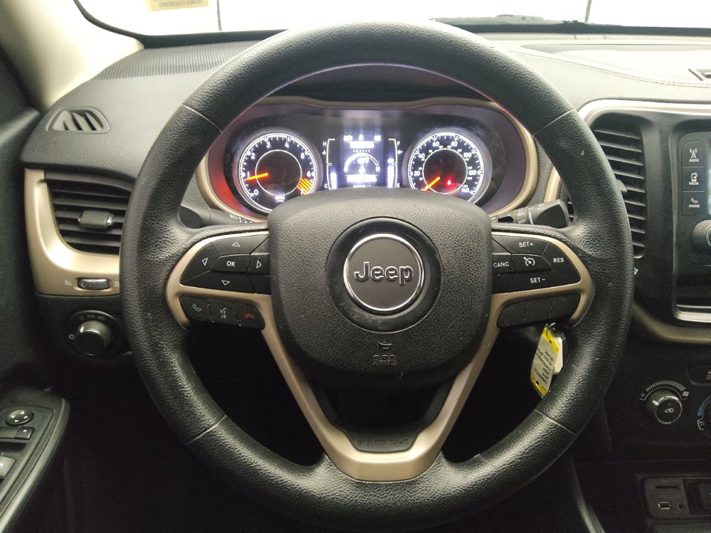 Used 2015 Jeep Cherokee Sport FWD image 22