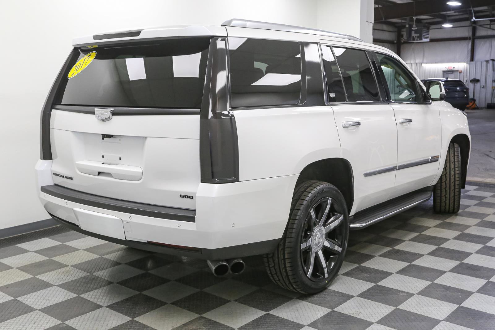 Used 2017 Cadillac Escalade Luxury image 9