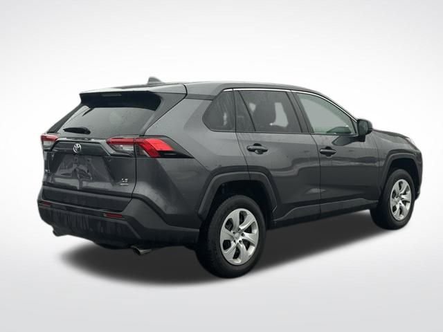 Used 2024 Toyota RAV4 LE image 5