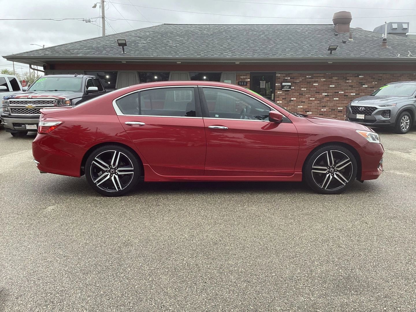 Used 2016 Honda Accord Sport image 11