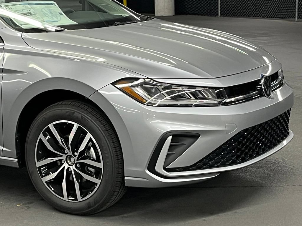 New 2027 Volkswagen Jetta SE FWD image 36