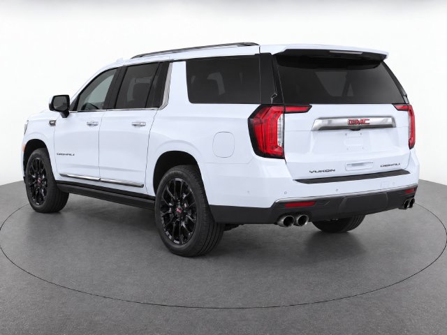 Used 2024 GMC Yukon XL Denali w/ Denali Reserve Package AWD/4WD image 3
