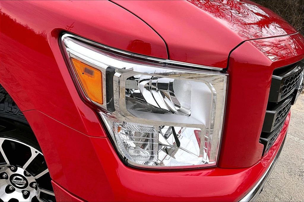 Used 2020 Nissan Titan SV w/ SV Convenience Package image 31
