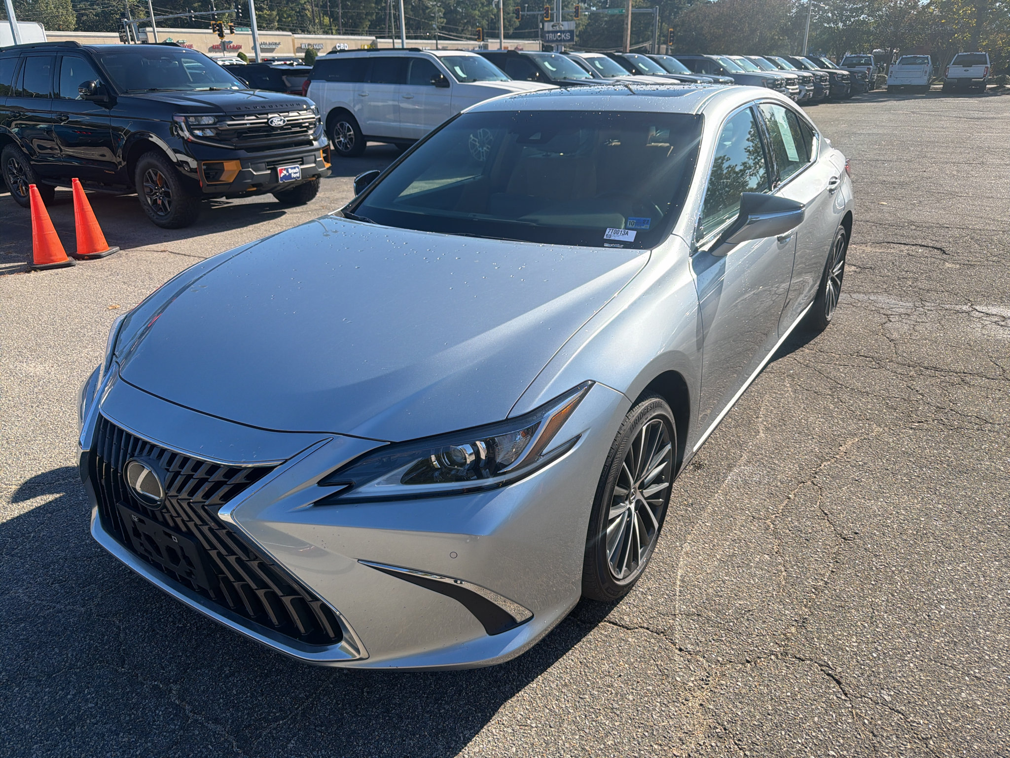 Used 2023 Lexus ES 250 w/ Premium Package AWD/4WD image 1