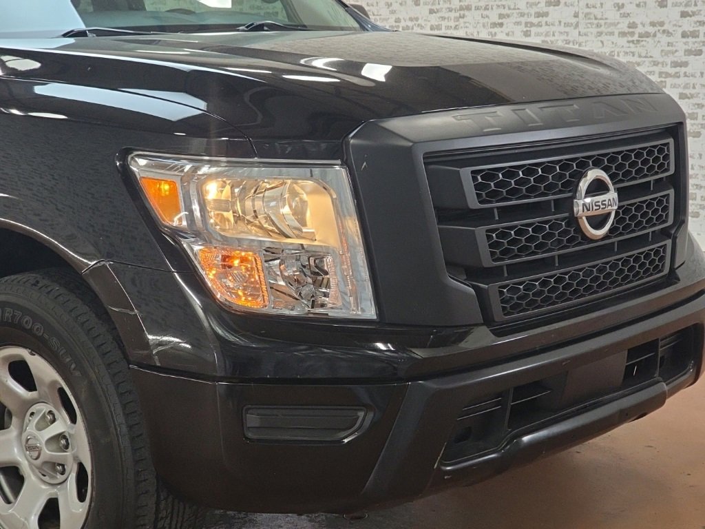 Used 2021 Nissan Titan S w/ S Utility Package image 8