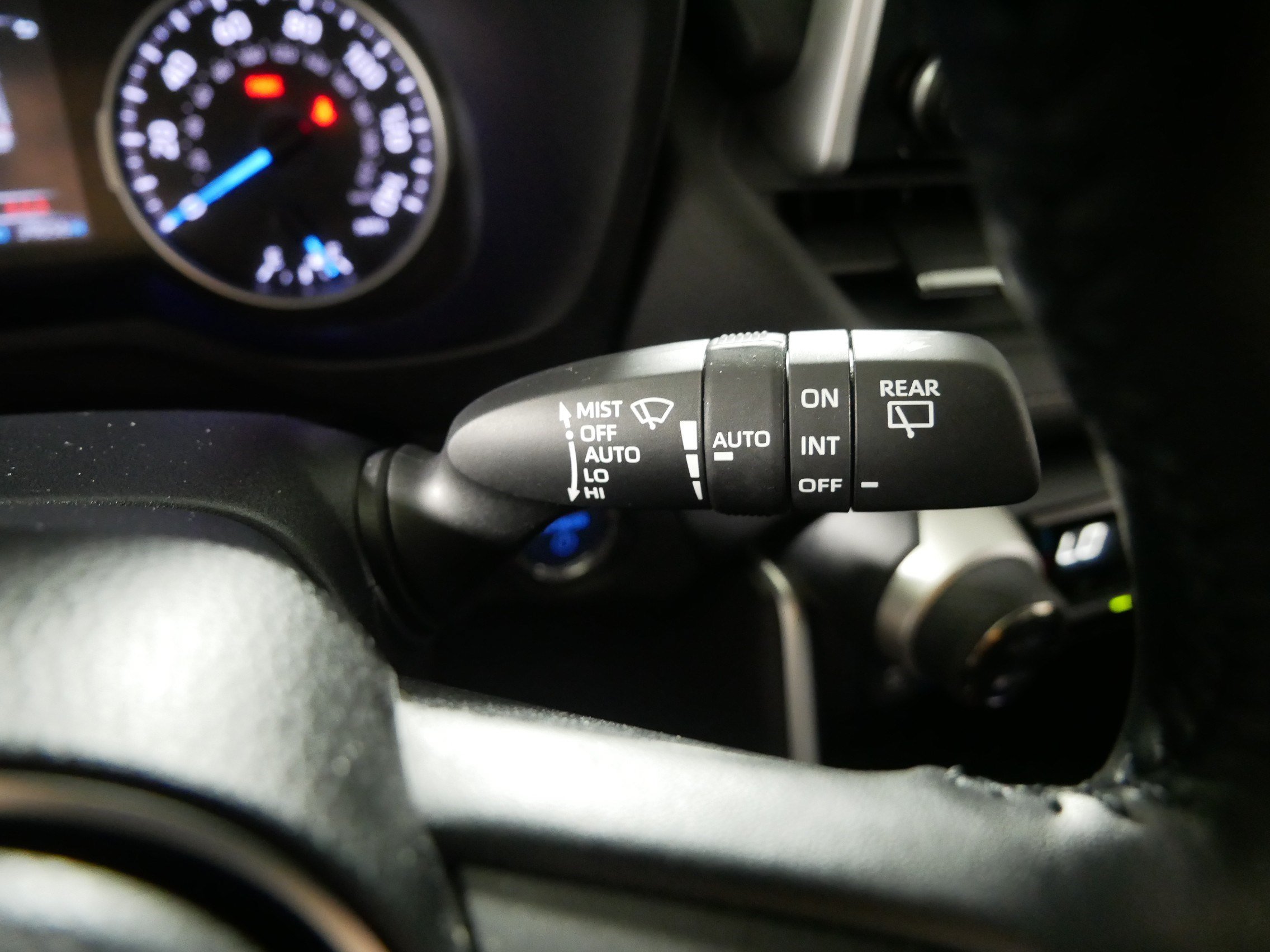 Used 2021 Toyota RAV4 XLE Premium AWD/4WD image 32