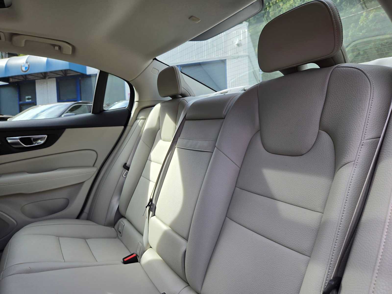 Used 2020 Volvo S60 T5 Momentum w/ Premium Package FWD image 17