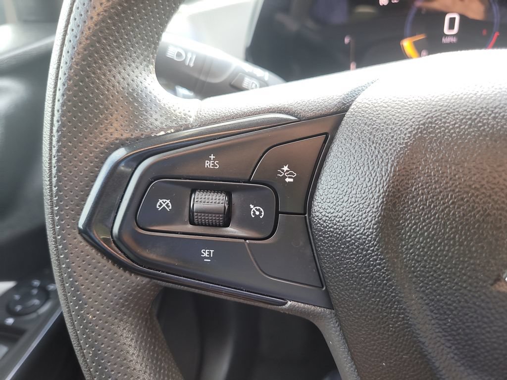 Used 2025 Chevrolet Trax LT FWD image 31