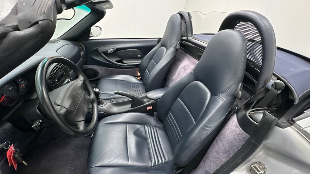 Used 2000 Porsche Boxster image 9