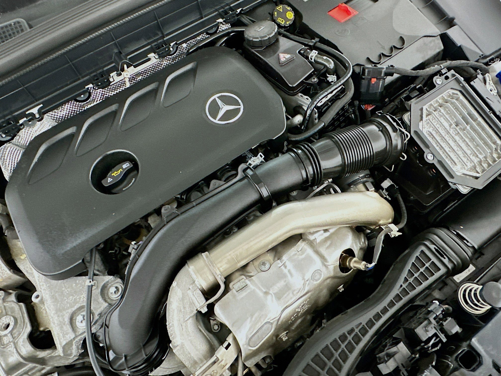 Used 2024 Mercedes-Benz GLB 250 4MATIC w/ Driver Assistance Package image 34